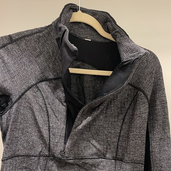 Lululemon 1/2 Zip - Picture 7 of 16